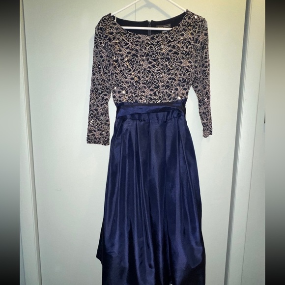 Jessica Howard Missy Formal Dress with pockets, Navy and Soft Gold, size 8 - Picture 2 of 6